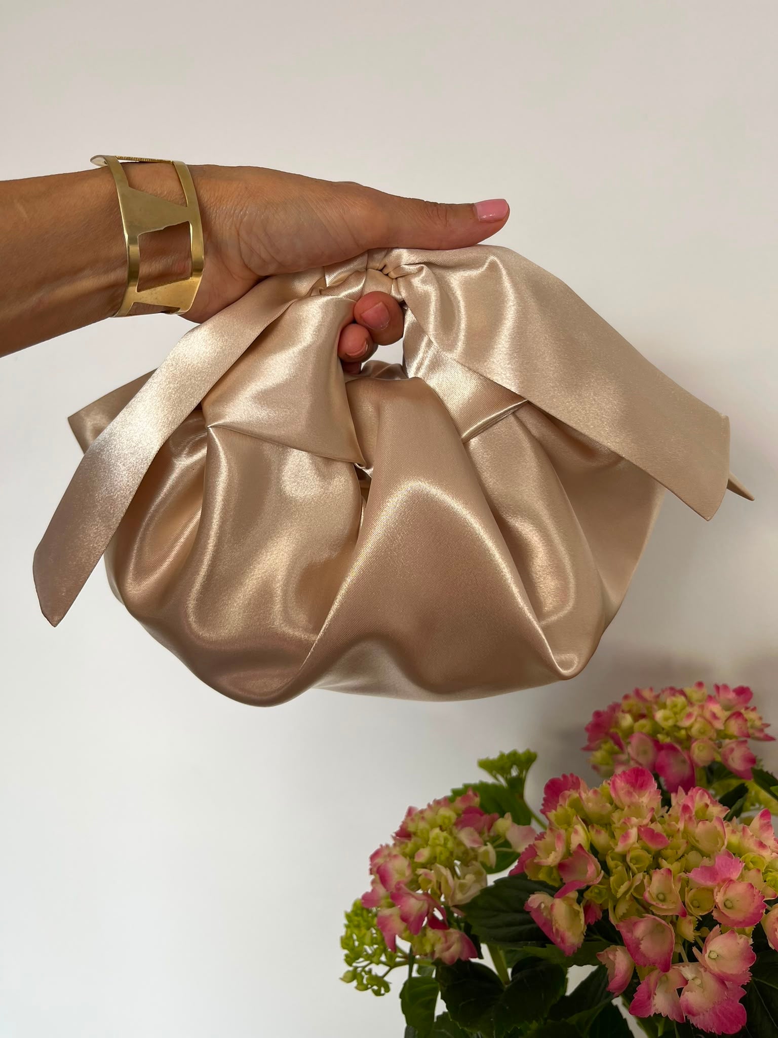 The Knot — Champán