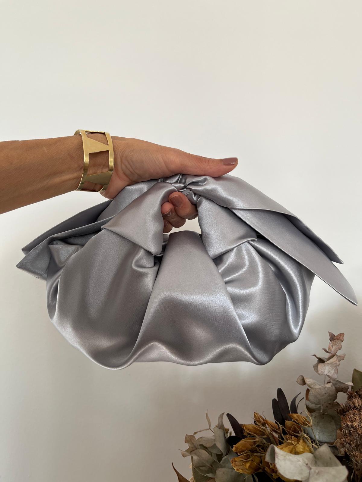 The Knot — Plata
